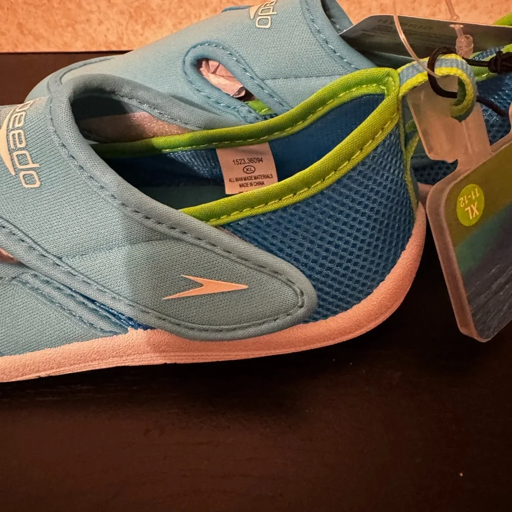 Get ready for SUMMER Speedo Kids Water Shoes - Aqua Blue XL Size 11-12